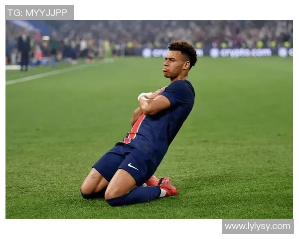 青年欧冠巴萨逆转巴黎克鲁伊维特小儿子精彩兜射锁定胜局