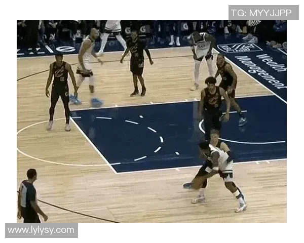 夏季训练成果显著爱德华兹高难度撤步跳投精彩首秀